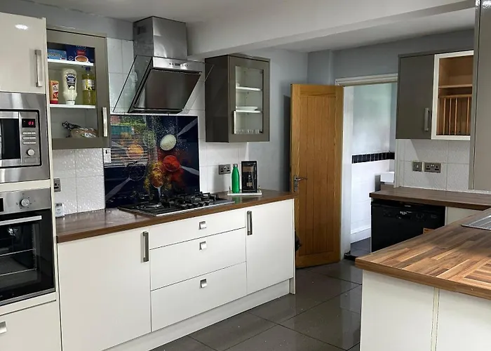 Room In Stockport Road
