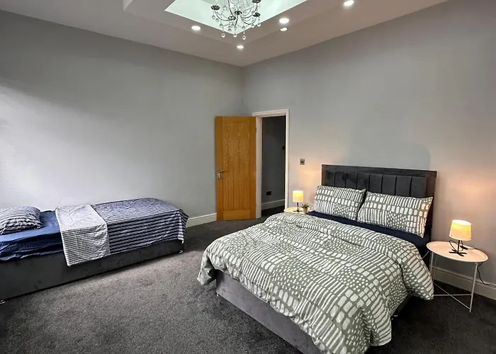 Room In Stockport Road